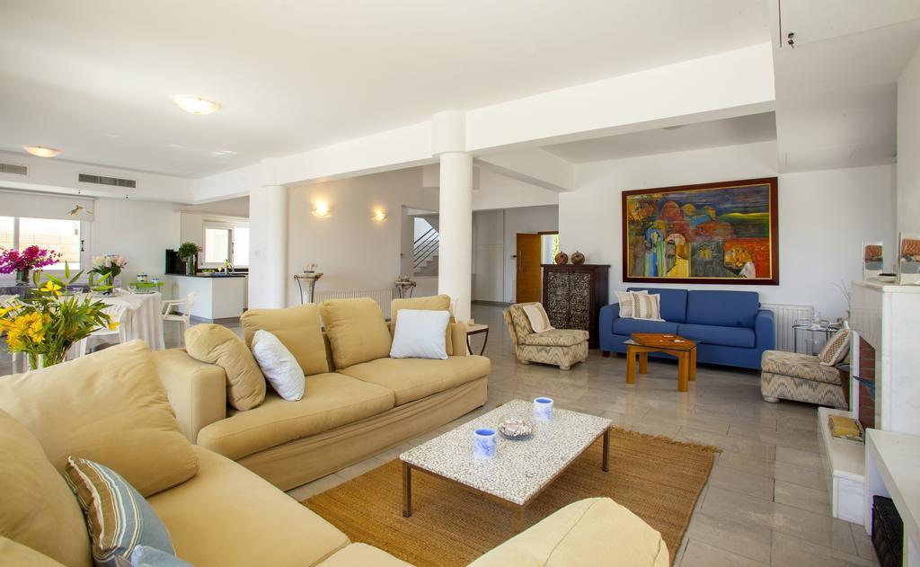 Meneou Beachfront Villa Sunset Perivolia Bilik gambar
