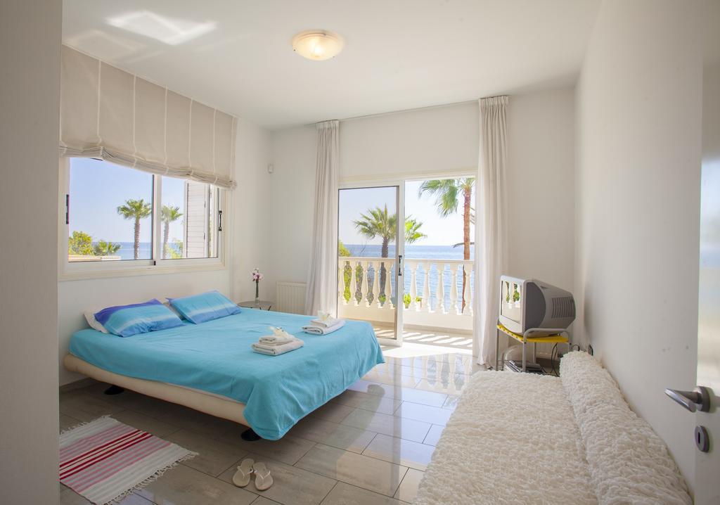 Meneou Beachfront Villa Sunset Perivolia Bilik gambar