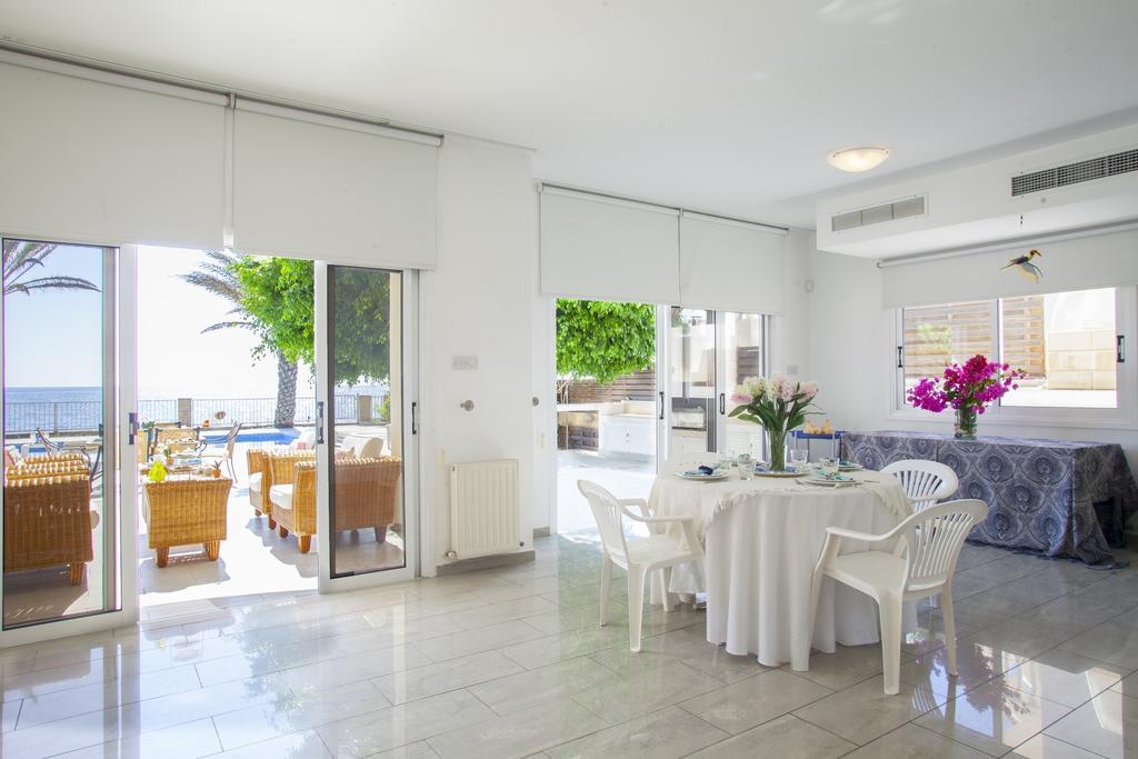 Meneou Beachfront Villa Sunset Perivolia Bilik gambar