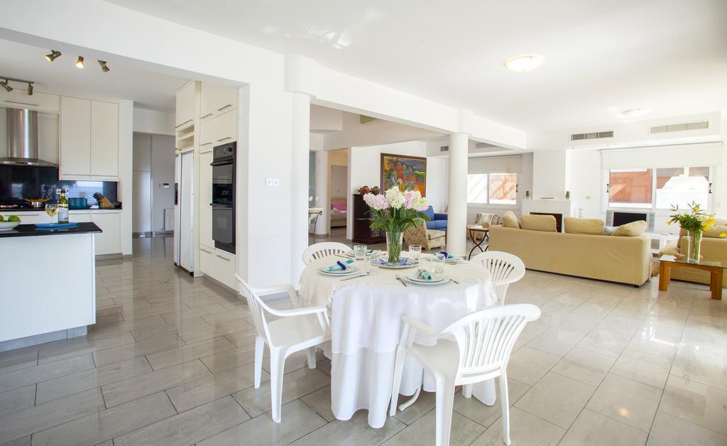 Meneou Beachfront Villa Sunset Perivolia Bilik gambar