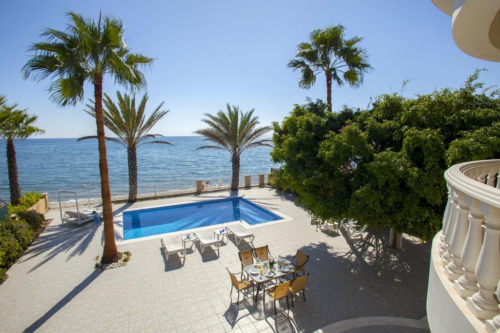Meneou Beachfront Villa Sunset Perivolia Bilik gambar