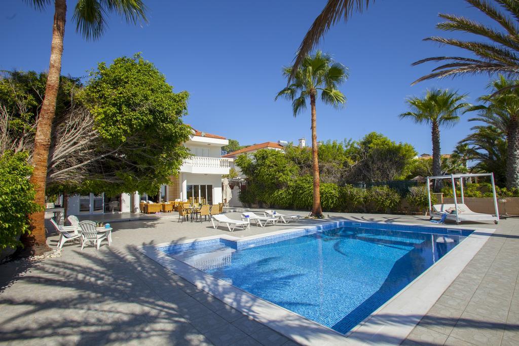 Meneou Beachfront Villa Sunset Perivolia Bilik gambar