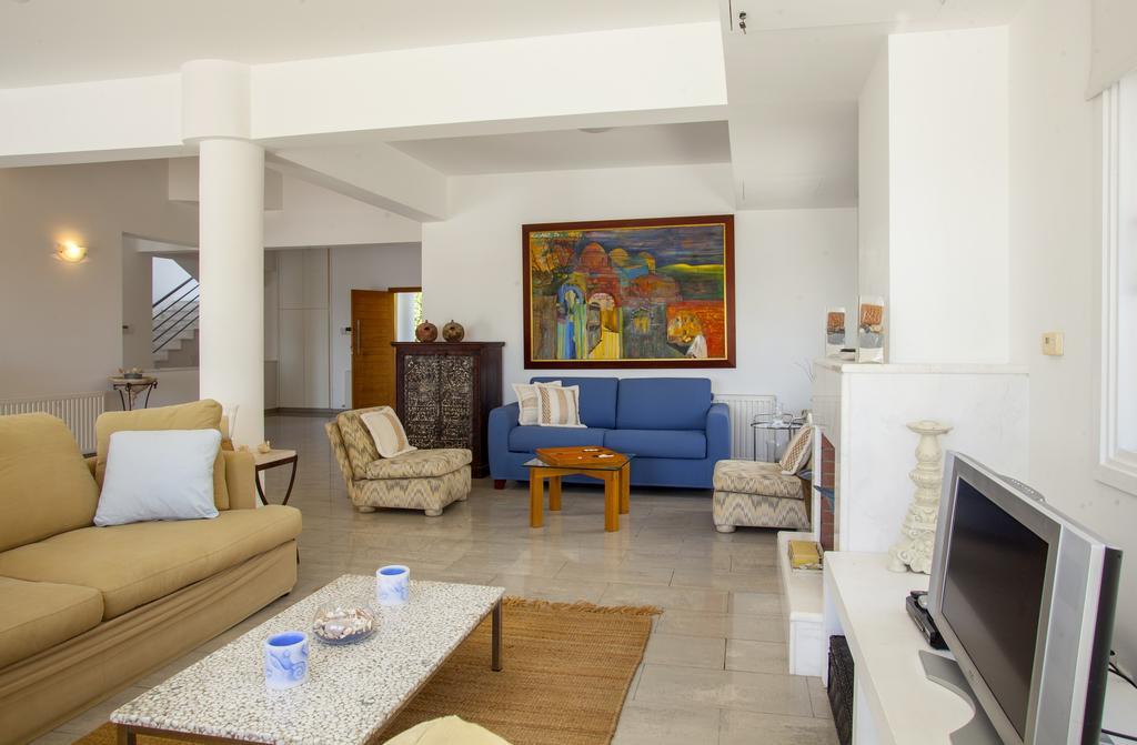 Meneou Beachfront Villa Sunset Perivolia Bilik gambar