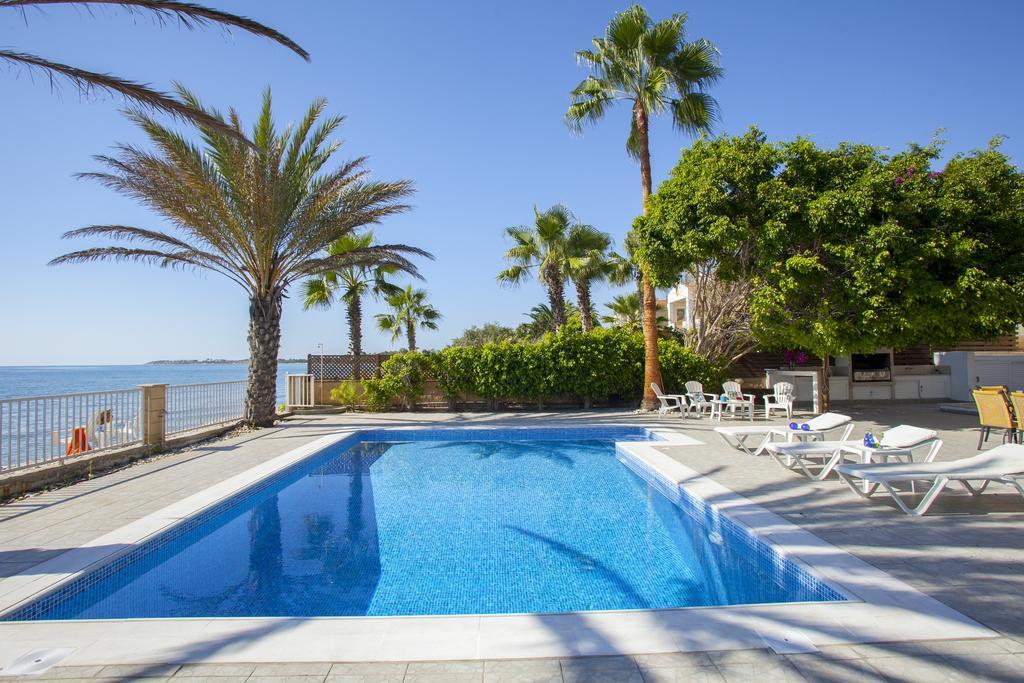 Meneou Beachfront Villa Sunset Perivolia Bilik gambar