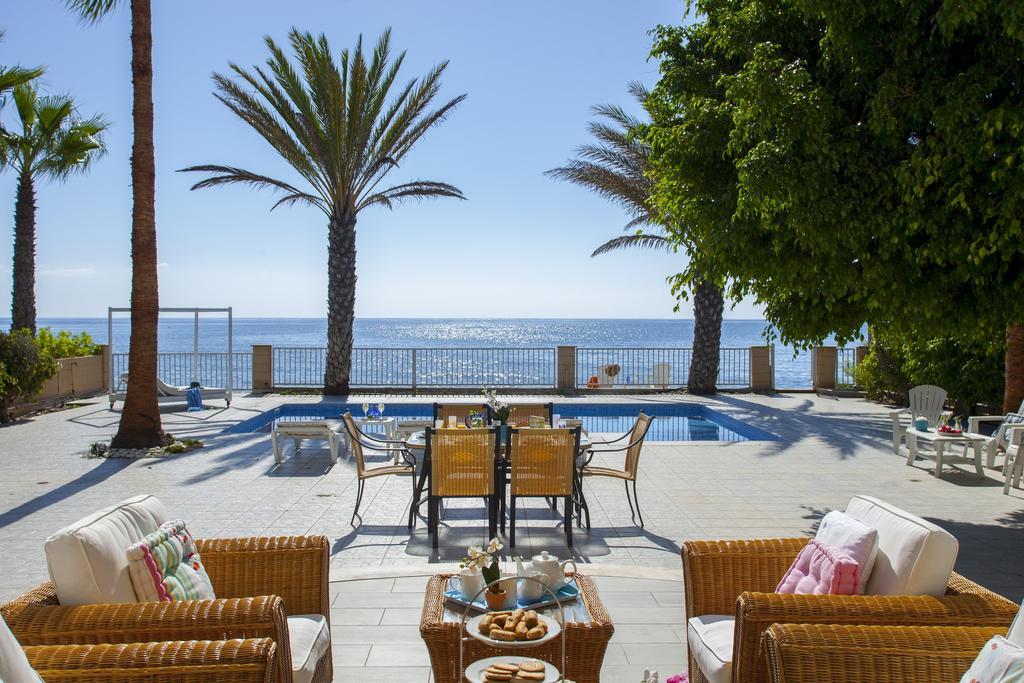 Meneou Beachfront Villa Sunset Perivolia Bilik gambar