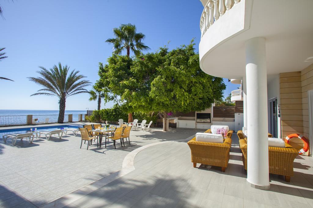 Meneou Beachfront Villa Sunset Perivolia Bilik gambar