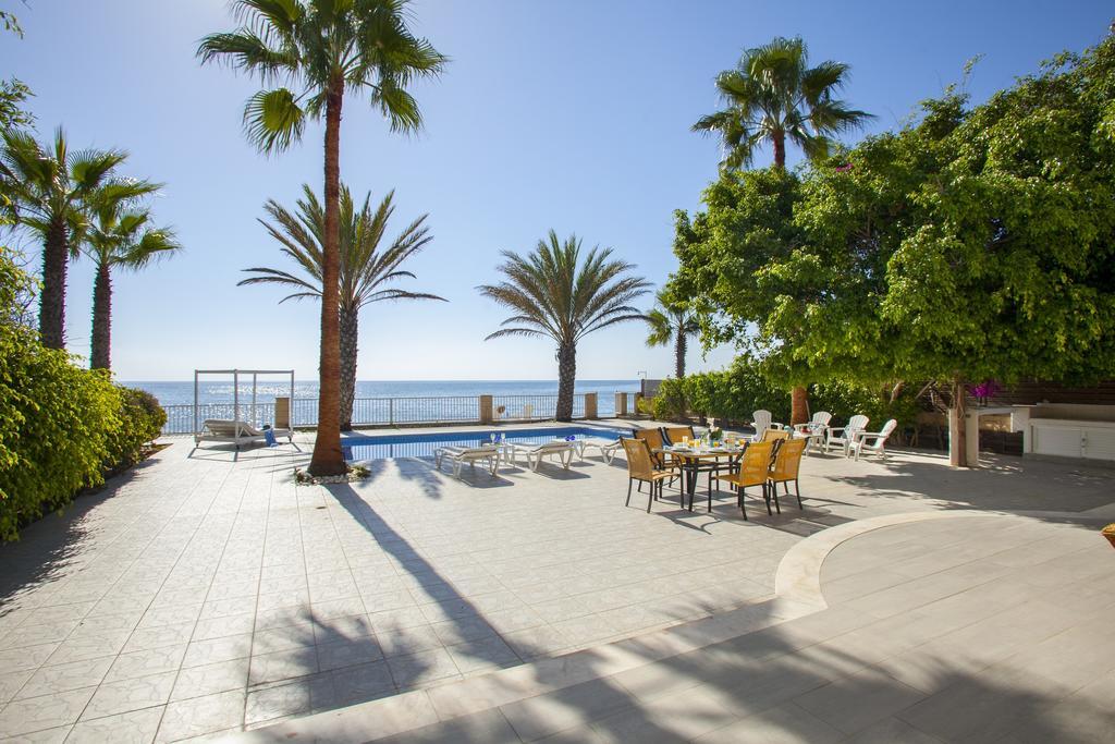 Meneou Beachfront Villa Sunset Perivolia Bilik gambar