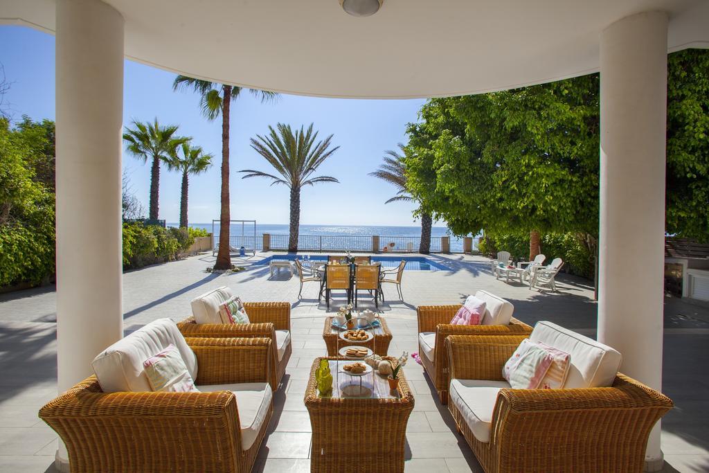 Meneou Beachfront Villa Sunset Perivolia Bilik gambar