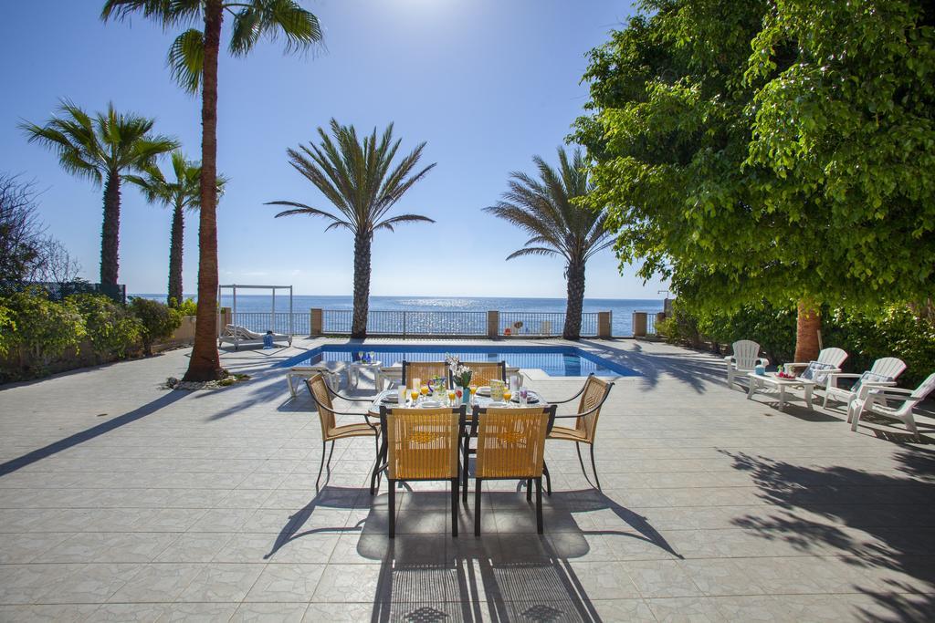 Meneou Beachfront Villa Sunset Perivolia Bilik gambar